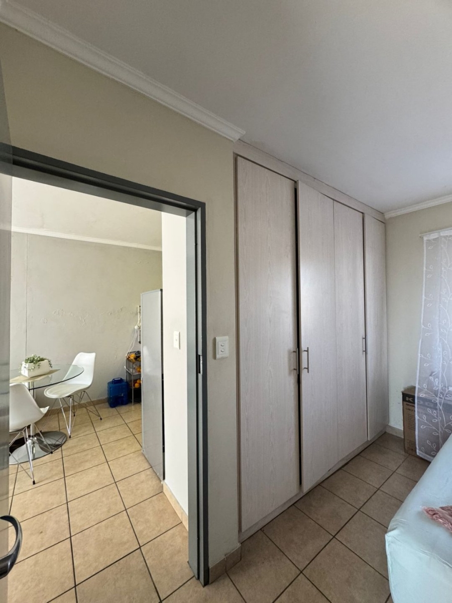 1 Bedroom Property for Sale in Noordwyk Gauteng