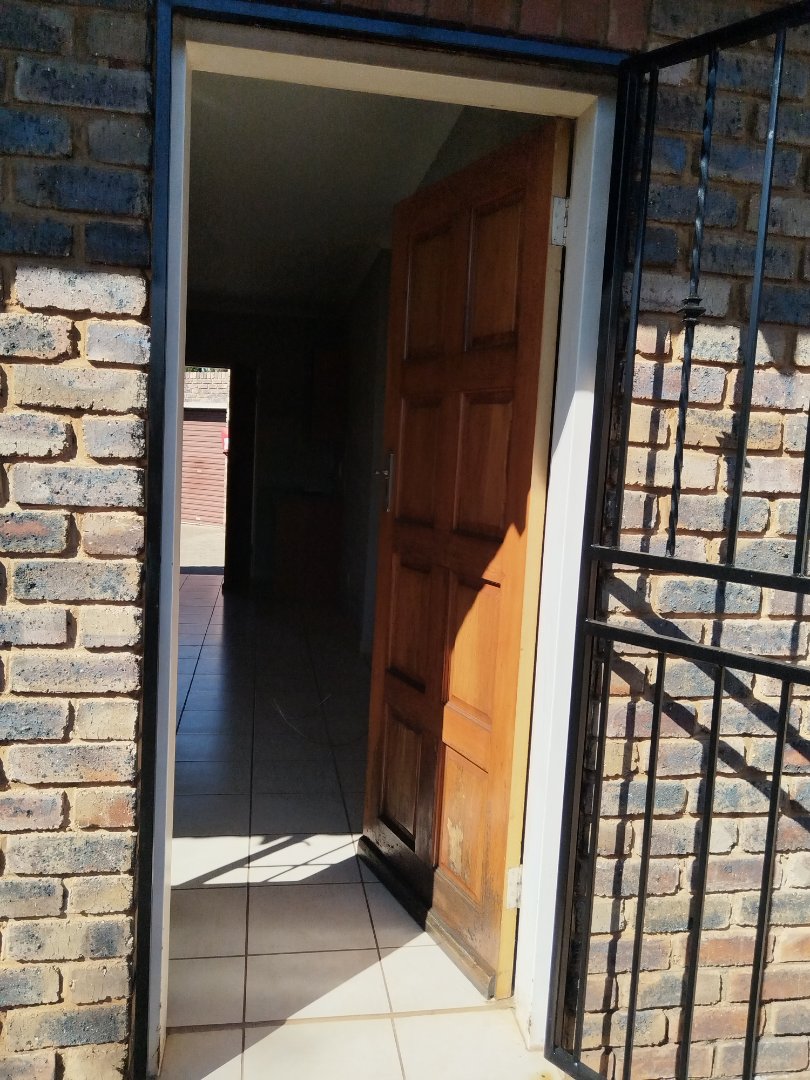 To Let 2 Bedroom Property for Rent in The Orchards Gauteng