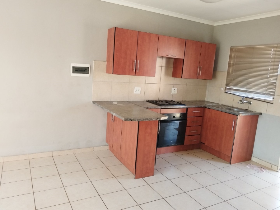 To Let 2 Bedroom Property for Rent in The Orchards Gauteng