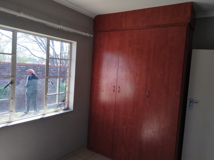 To Let 2 Bedroom Property for Rent in The Orchards Gauteng