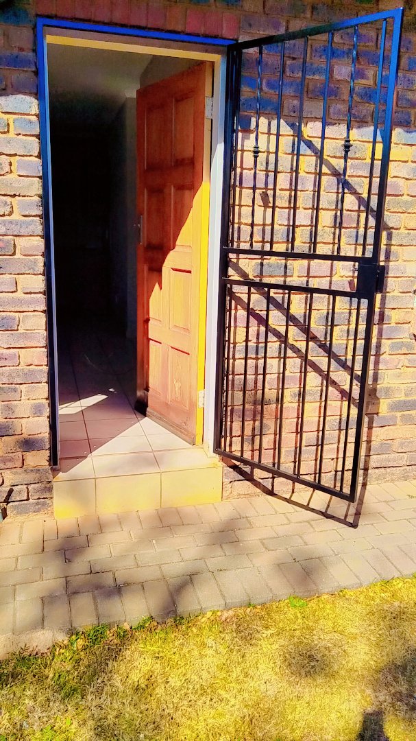 To Let 2 Bedroom Property for Rent in The Orchards Gauteng