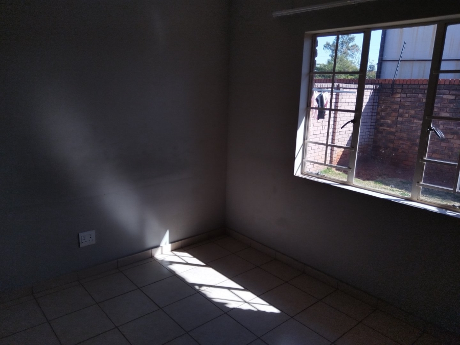 To Let 2 Bedroom Property for Rent in The Orchards Gauteng