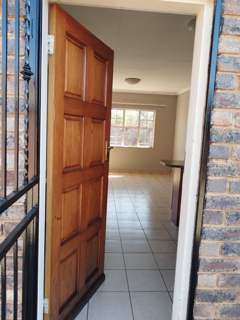 To Let 2 Bedroom Property for Rent in The Orchards Gauteng
