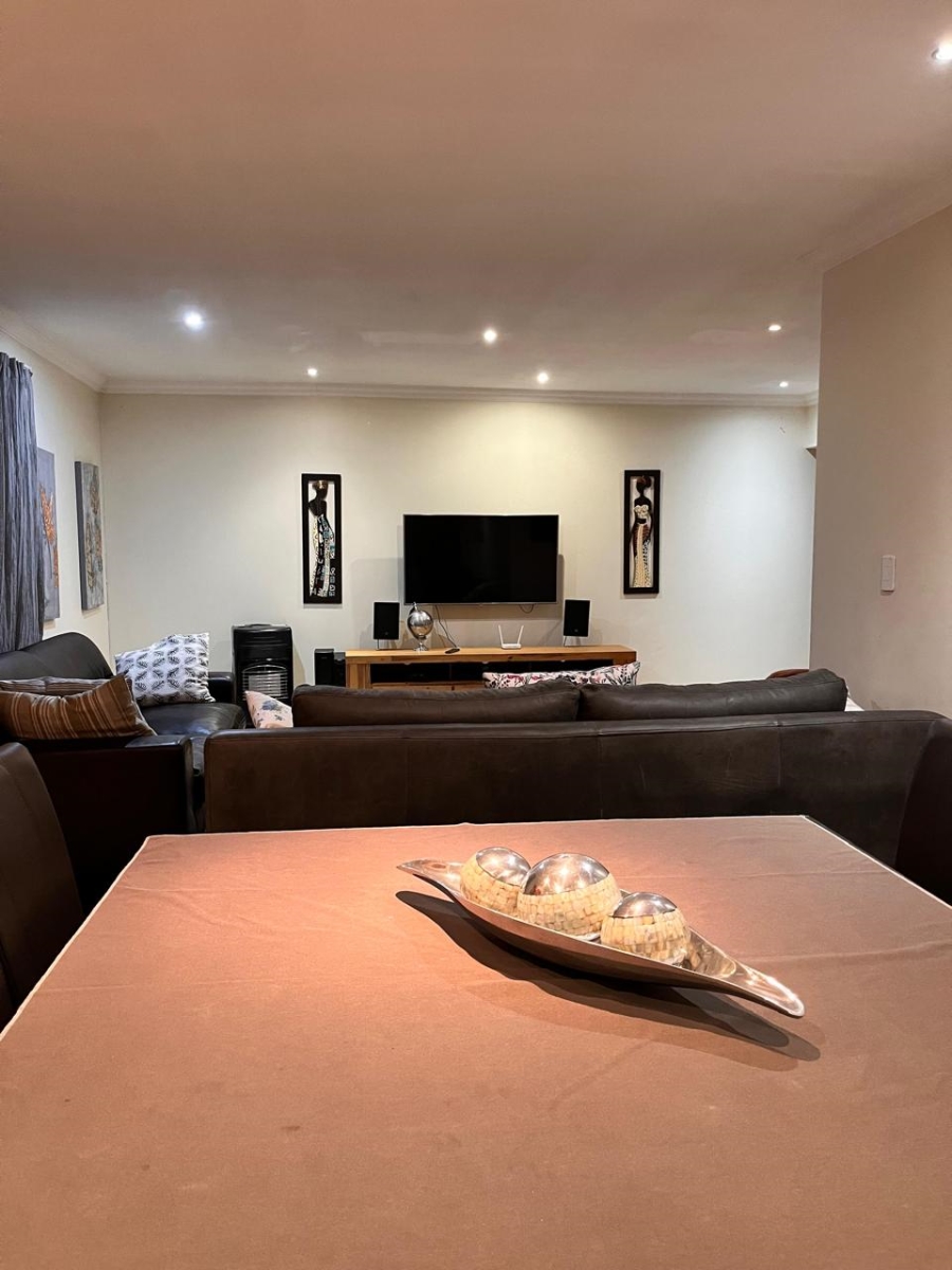 6 Bedroom Property for Sale in Olifantsfontein Gauteng