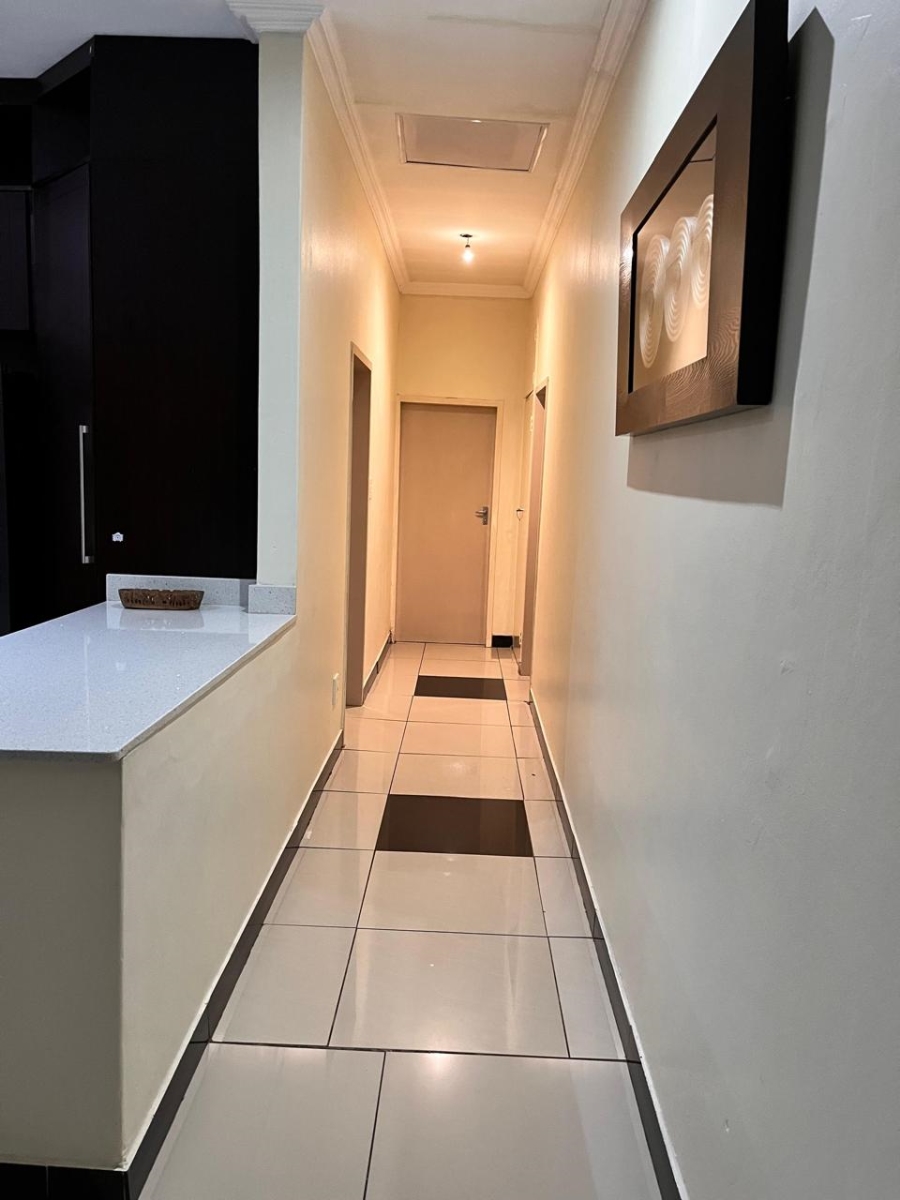 6 Bedroom Property for Sale in Olifantsfontein Gauteng