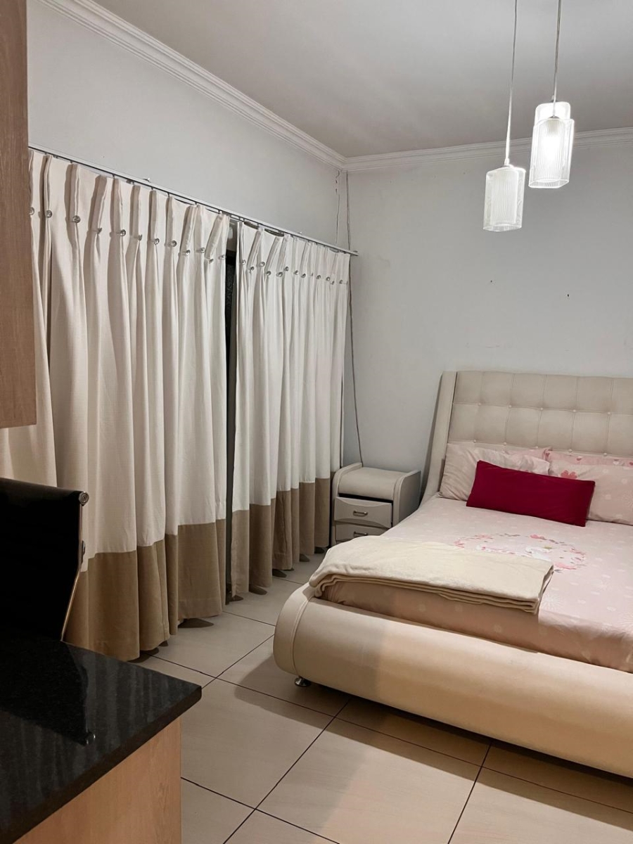 6 Bedroom Property for Sale in Olifantsfontein Gauteng