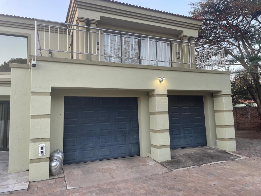 6 Bedroom Property for Sale in Olifantsfontein Gauteng