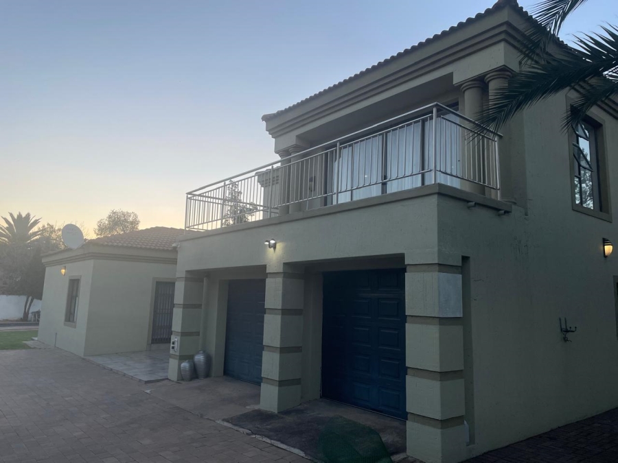 6 Bedroom Property for Sale in Olifantsfontein Gauteng