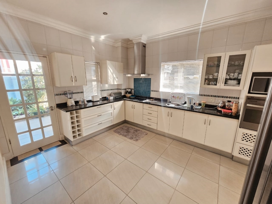 4 Bedroom Property for Sale in Monavoni Gauteng