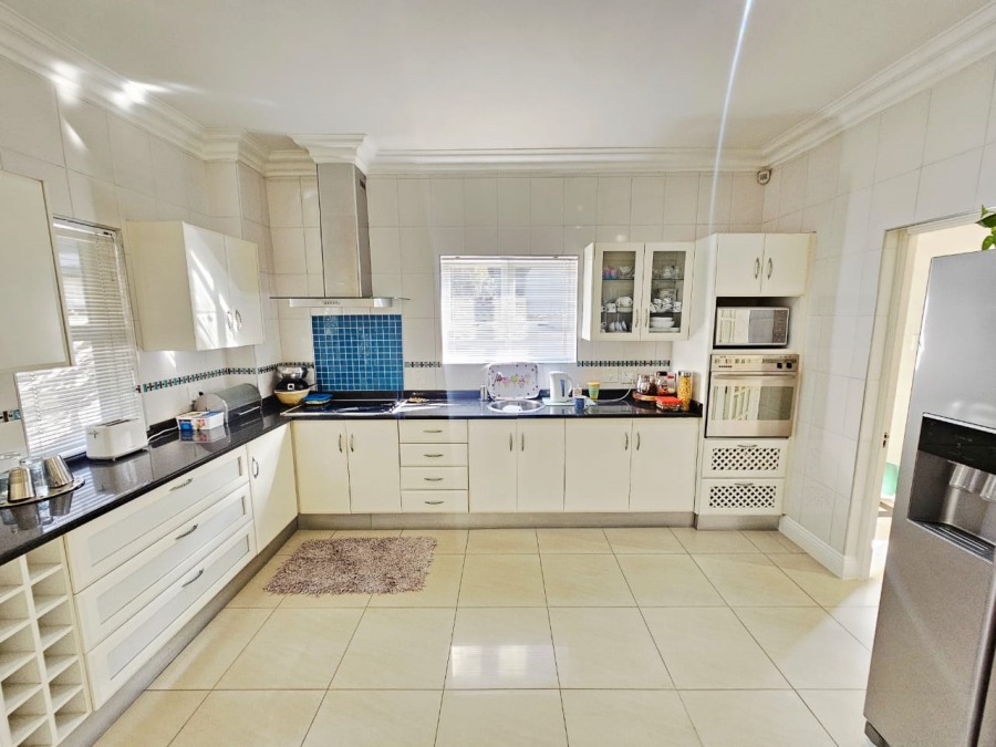 4 Bedroom Property for Sale in Monavoni Gauteng