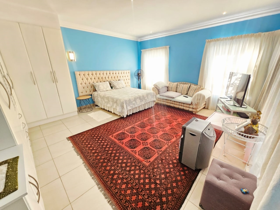 4 Bedroom Property for Sale in Monavoni Gauteng