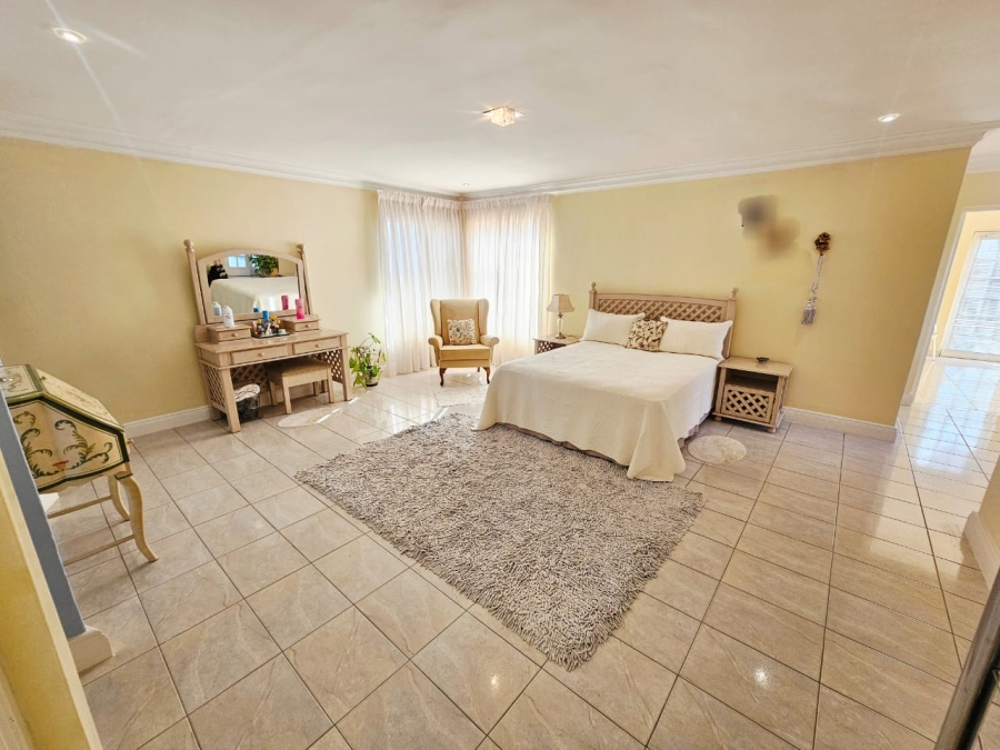 4 Bedroom Property for Sale in Monavoni Gauteng