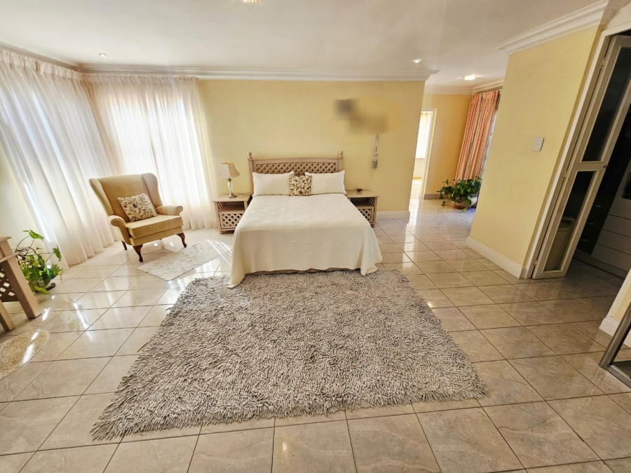 4 Bedroom Property for Sale in Monavoni Gauteng