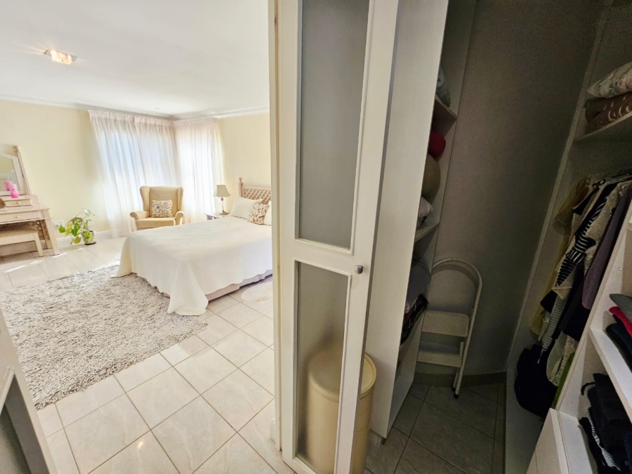 4 Bedroom Property for Sale in Monavoni Gauteng