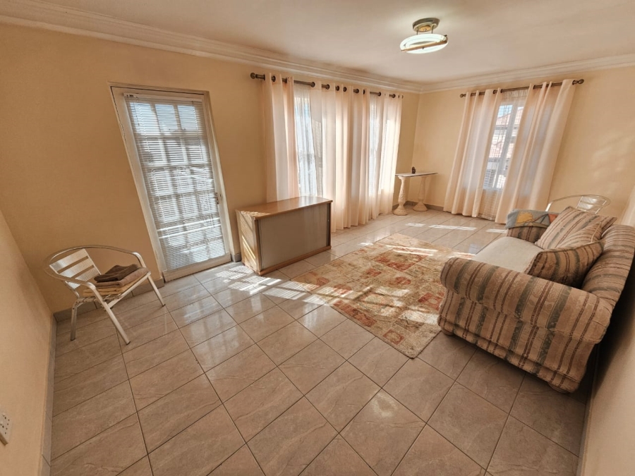 4 Bedroom Property for Sale in Monavoni Gauteng