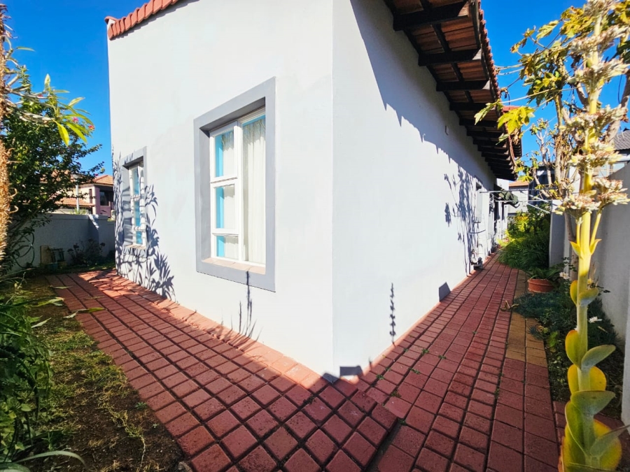 4 Bedroom Property for Sale in Monavoni Gauteng