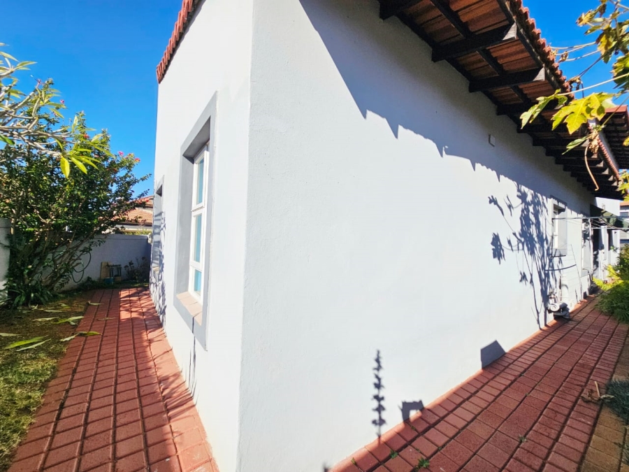 4 Bedroom Property for Sale in Monavoni Gauteng