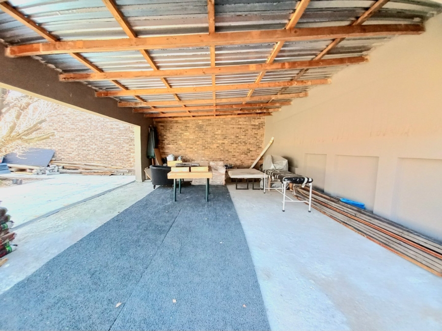 3 Bedroom Property for Sale in Edenvale Central Gauteng