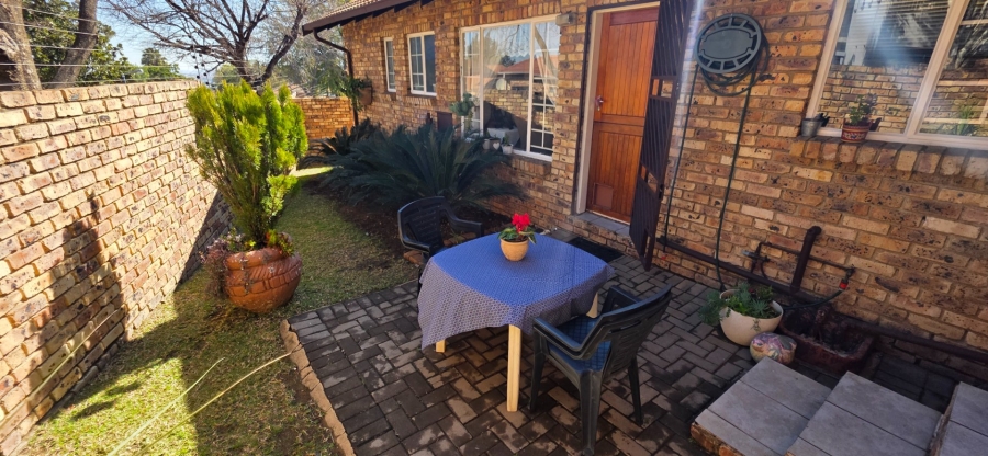 2 Bedroom Property for Sale in Amberfield Crest Estate Gauteng