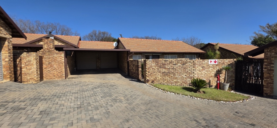 2 Bedroom Property for Sale in Amberfield Crest Estate Gauteng