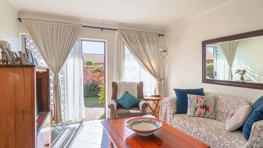 2 Bedroom Property for Sale in Amberfield Crest Estate Gauteng
