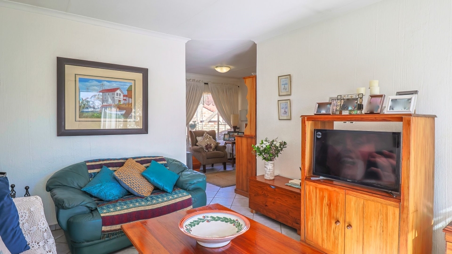 2 Bedroom Property for Sale in Amberfield Crest Estate Gauteng