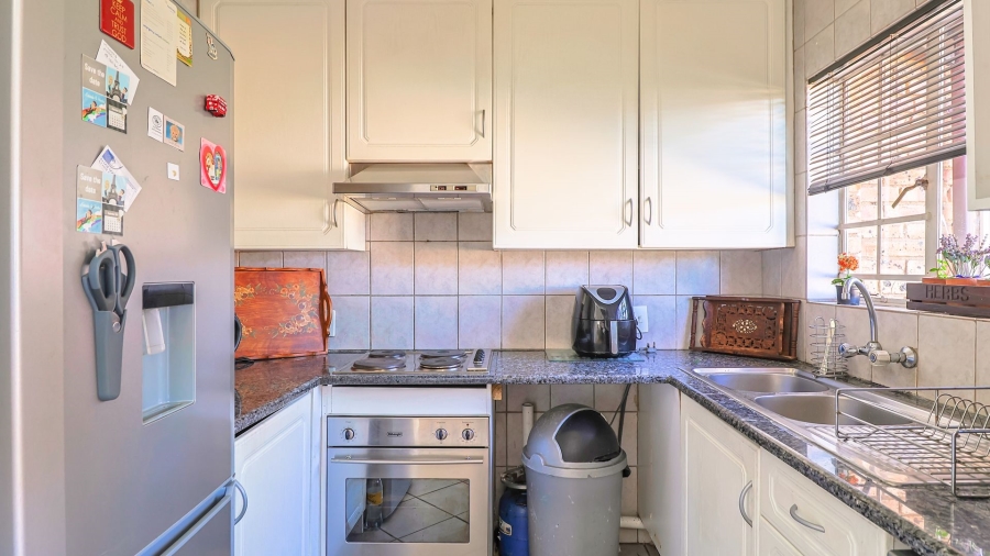 2 Bedroom Property for Sale in Amberfield Crest Estate Gauteng
