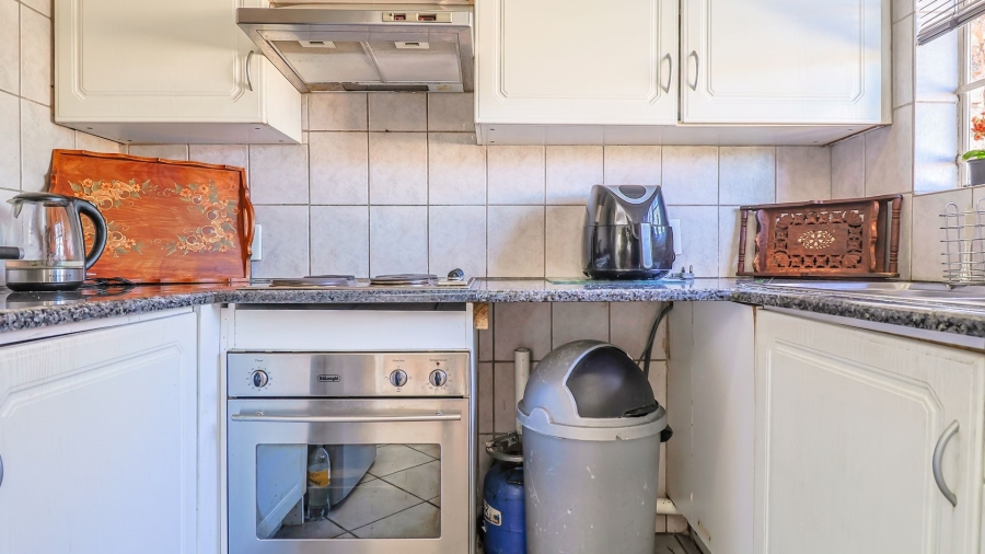 2 Bedroom Property for Sale in Amberfield Crest Estate Gauteng