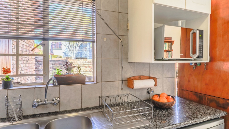 2 Bedroom Property for Sale in Amberfield Crest Estate Gauteng