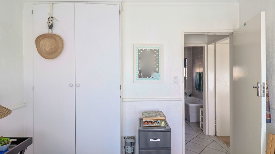 2 Bedroom Property for Sale in Amberfield Crest Estate Gauteng