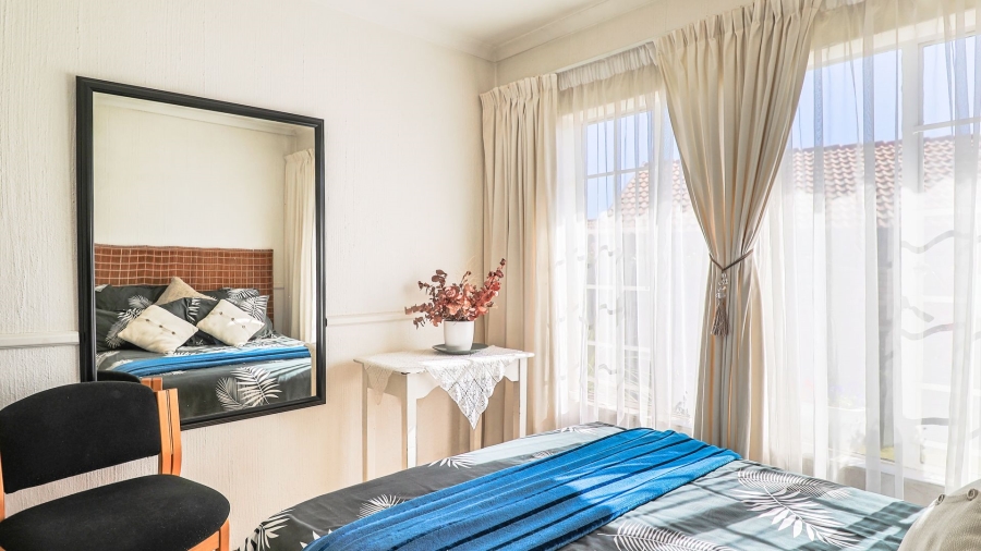 2 Bedroom Property for Sale in Amberfield Crest Estate Gauteng