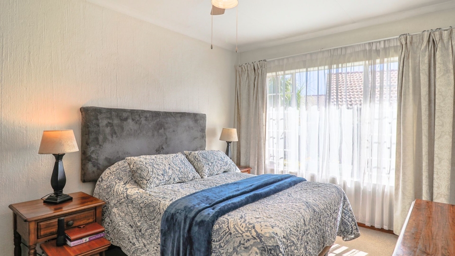 2 Bedroom Property for Sale in Amberfield Crest Estate Gauteng