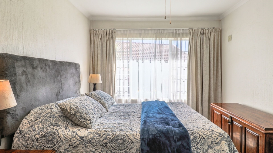 2 Bedroom Property for Sale in Amberfield Crest Estate Gauteng