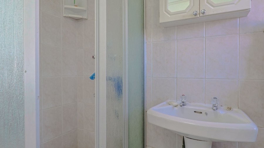 2 Bedroom Property for Sale in Amberfield Crest Estate Gauteng
