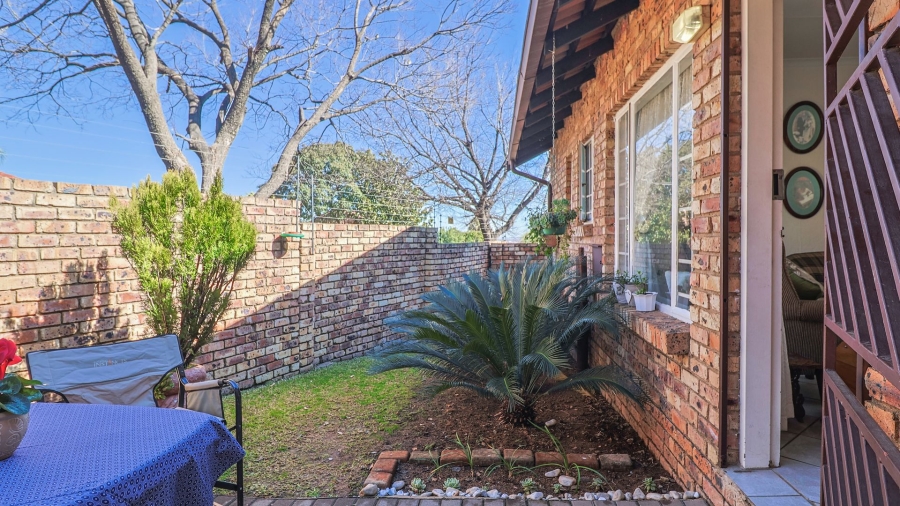 2 Bedroom Property for Sale in Amberfield Crest Estate Gauteng