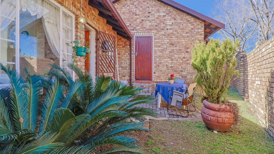 2 Bedroom Property for Sale in Amberfield Crest Estate Gauteng