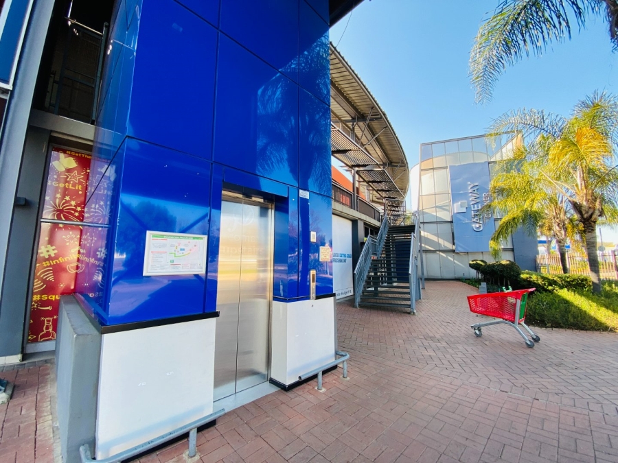 To Let commercial Property for Rent in Rooihuiskraal Gauteng