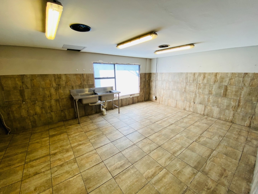 To Let commercial Property for Rent in Rooihuiskraal Gauteng