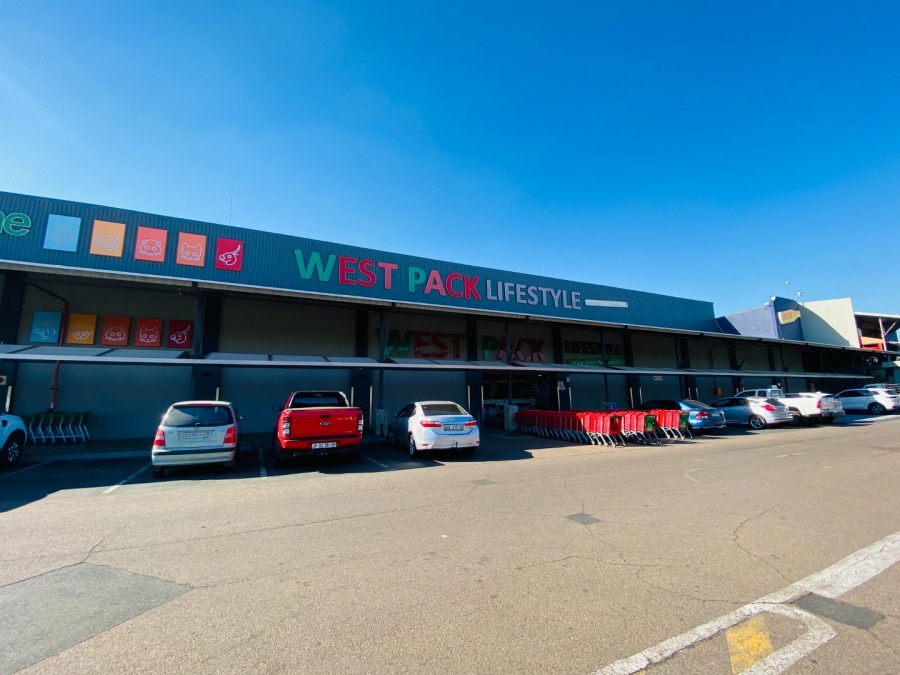 To Let commercial Property for Rent in Rooihuiskraal Gauteng