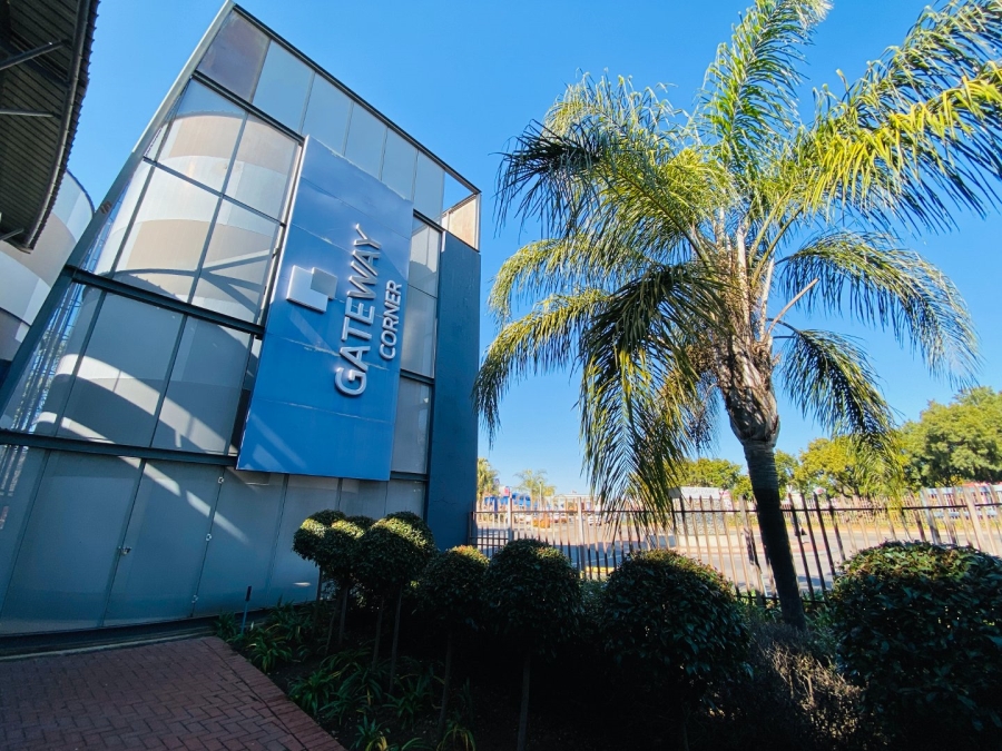 To Let commercial Property for Rent in Rooihuiskraal Gauteng