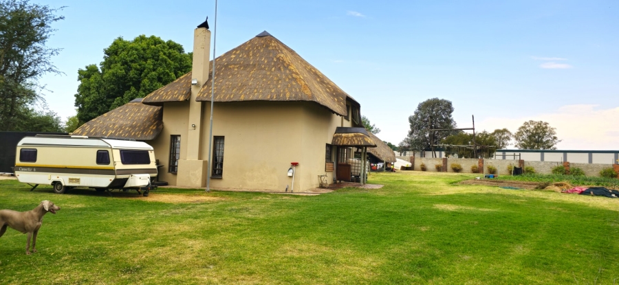  Bedroom Property for Sale in Mnandi Gauteng