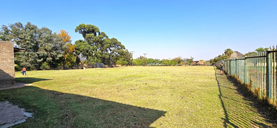  Bedroom Property for Sale in Mnandi Gauteng