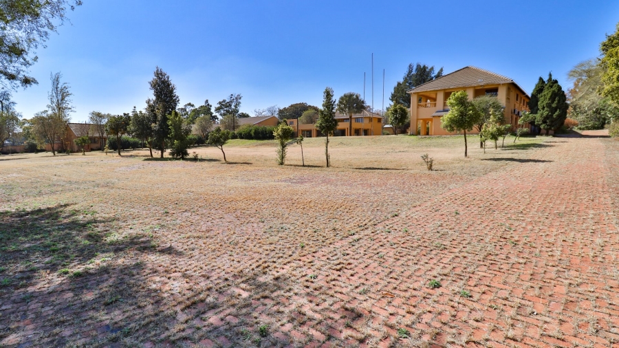  Bedroom Property for Sale in Glen Austin Gauteng