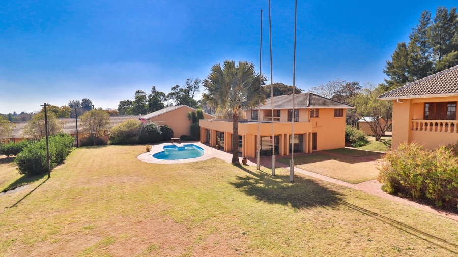  Bedroom Property for Sale in Glen Austin Gauteng