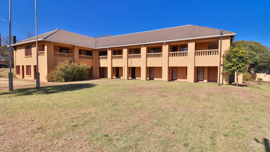  Bedroom Property for Sale in Glen Austin Gauteng