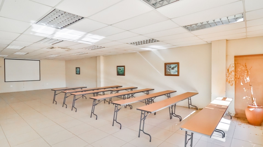  Bedroom Property for Sale in Glen Austin Gauteng