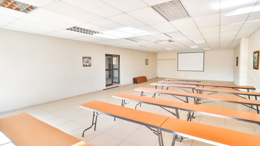  Bedroom Property for Sale in Glen Austin Gauteng