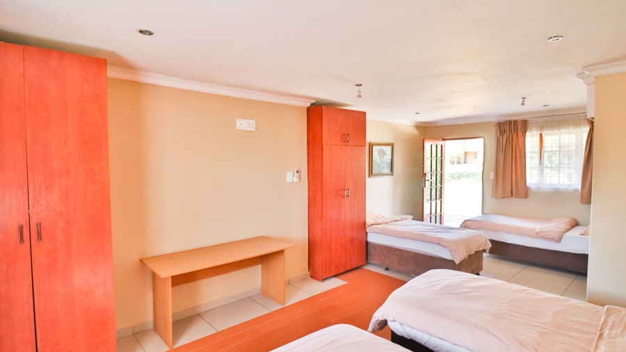  Bedroom Property for Sale in Glen Austin Gauteng