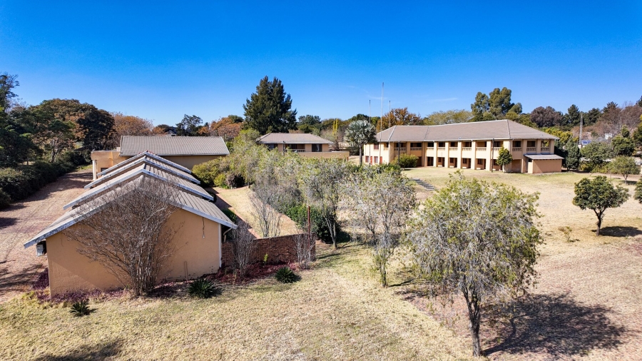  Bedroom Property for Sale in Glen Austin Gauteng