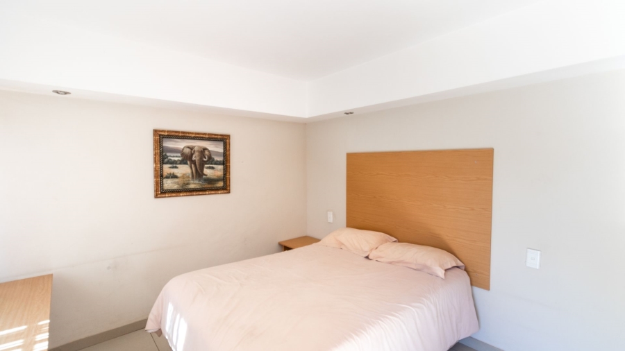  Bedroom Property for Sale in Glen Austin Gauteng